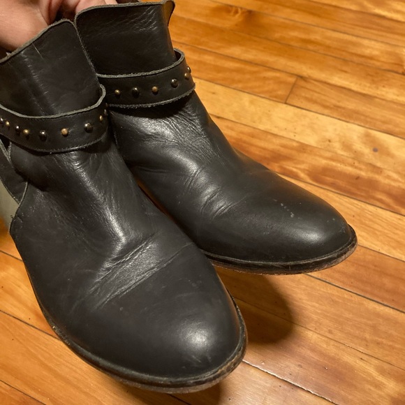 Bolero style two tone booties - Picture 6 of 8